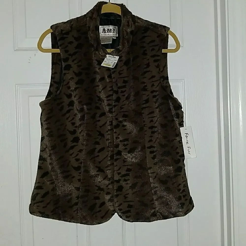 AMX leopard cheetah  print faux fur vest Sz L NWT